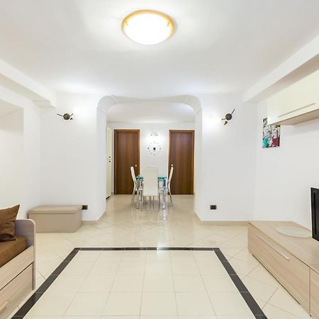 Qs1 - Indipendent Flat In Center Apartment Наполи Екстериор снимка