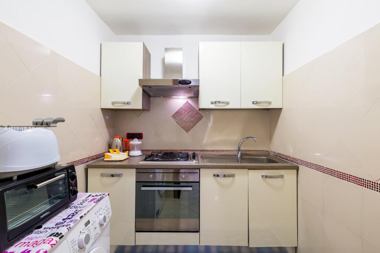 Qs1 - Indipendent Flat In Center Apartment Наполи Екстериор снимка