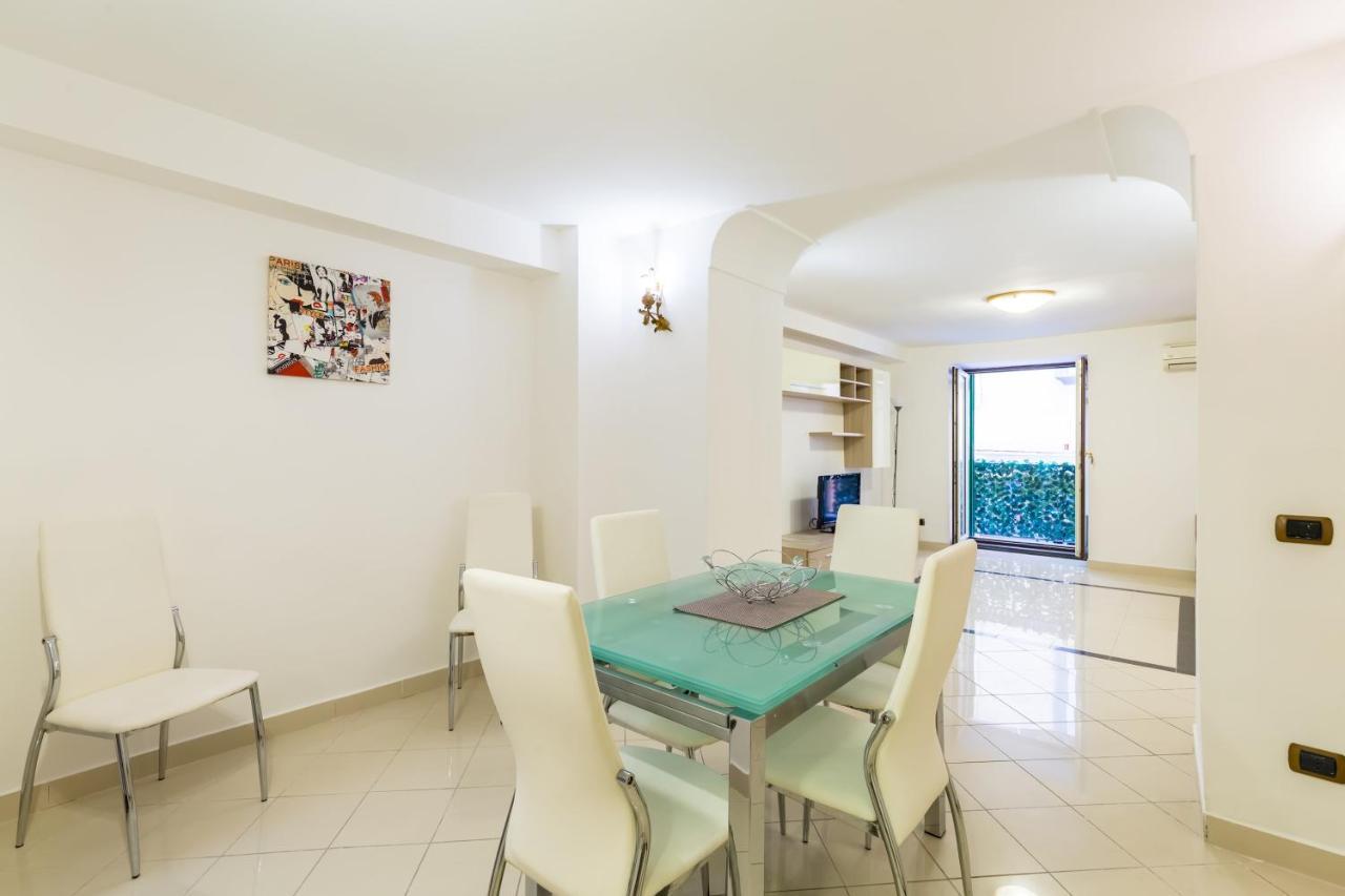 Qs1 - Indipendent Flat In Center Apartment Наполи Екстериор снимка