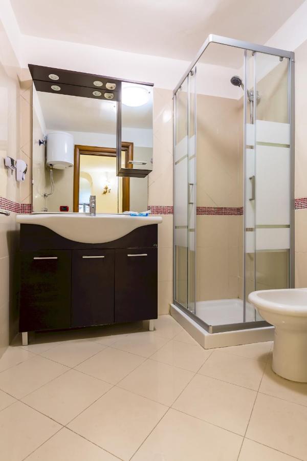 Qs1 - Indipendent Flat In Center Apartment Наполи Екстериор снимка