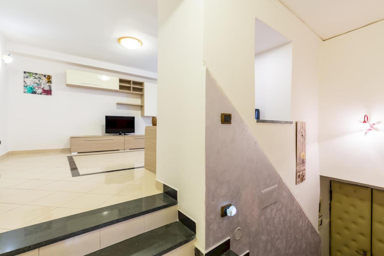Qs1 - Indipendent Flat In Center Apartment Наполи Екстериор снимка