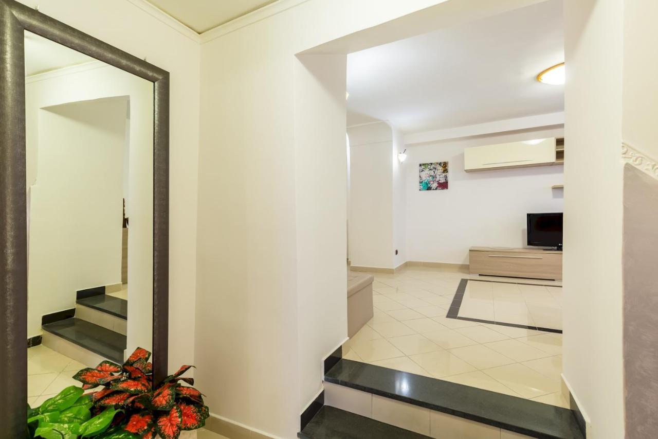 Qs1 - Indipendent Flat In Center Apartment Наполи Екстериор снимка